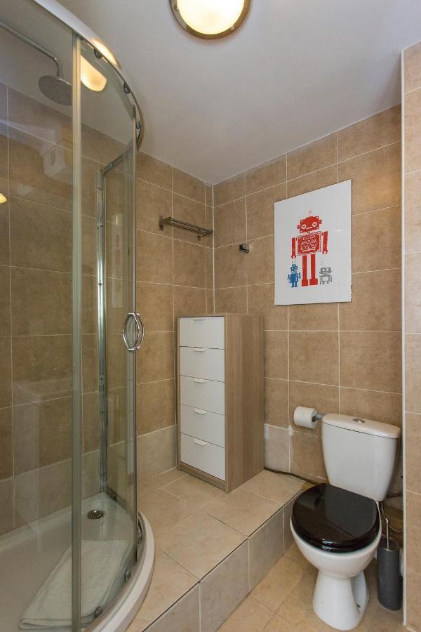 Camden Apartment By Morethanstays London Ngoại thất bức ảnh